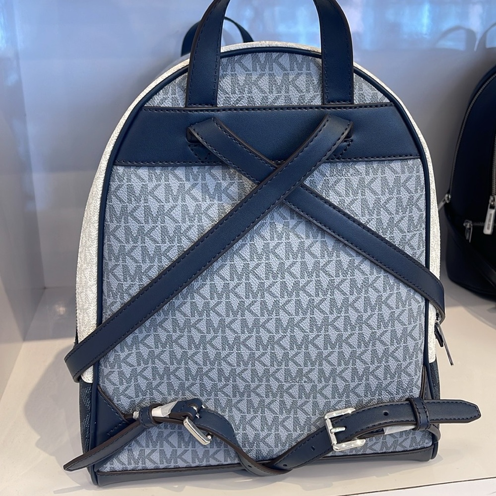 MICHAEL KORS Rhea Med Zip Color-Block Signature Logo Backpack
ADMIRL MULTI
NWT - Picture 8 of 16